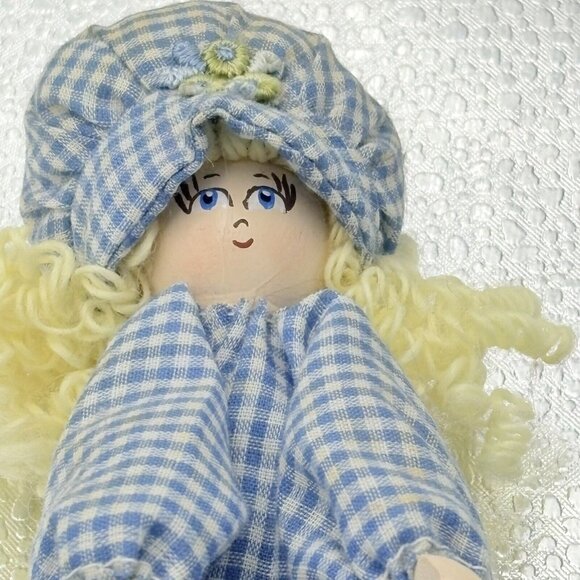 VTG Handmade Clothespin Doll Wooden Peg Girl Blue Check Dress Bonnet Farmhouse - Picture 4 of 10